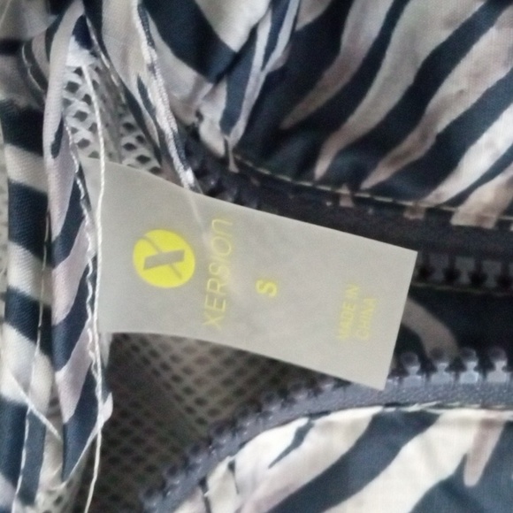 Pullover Windbreaker - Picture 2 of 9